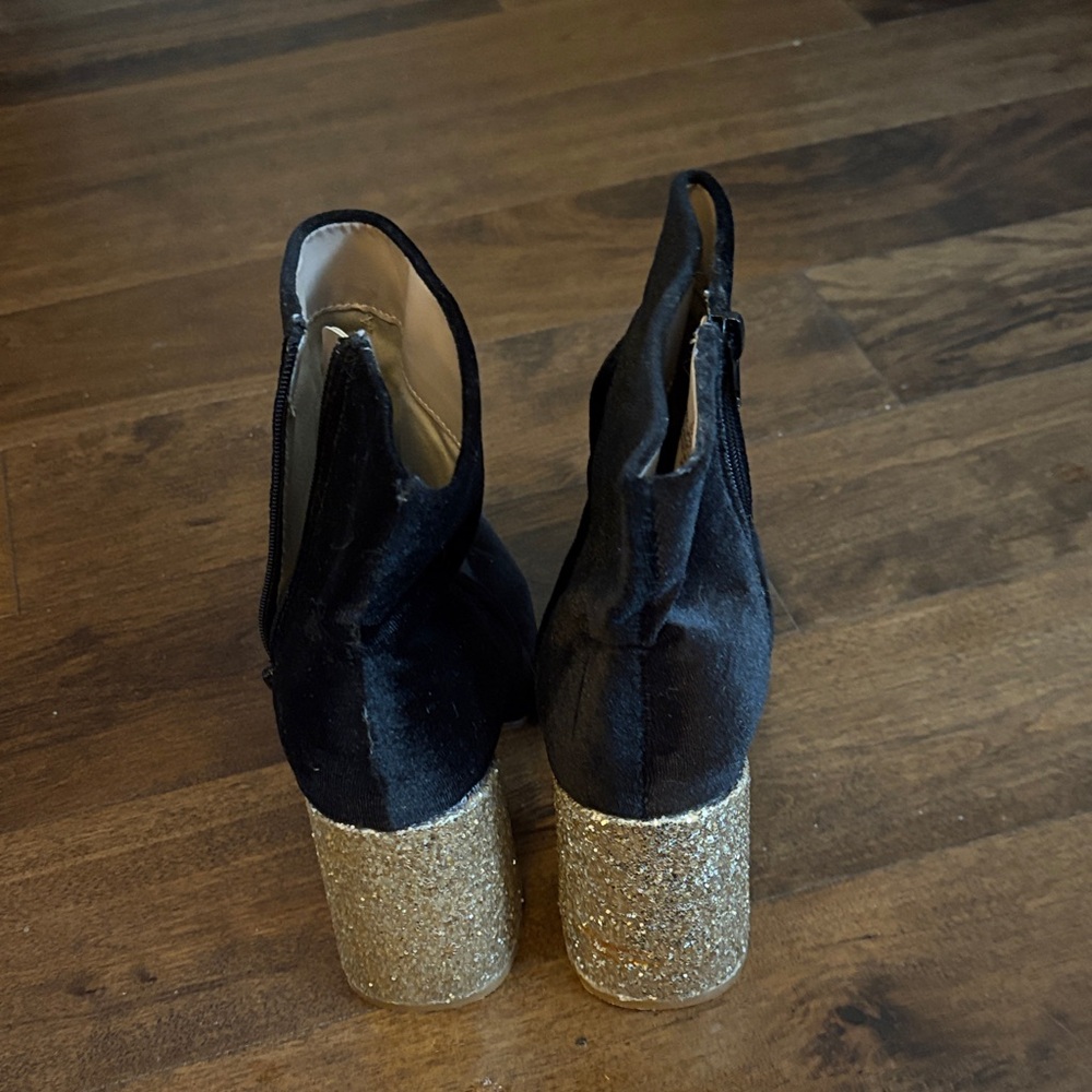 Betsey Johnson Black Heeled Boots - Picture 3 of 3